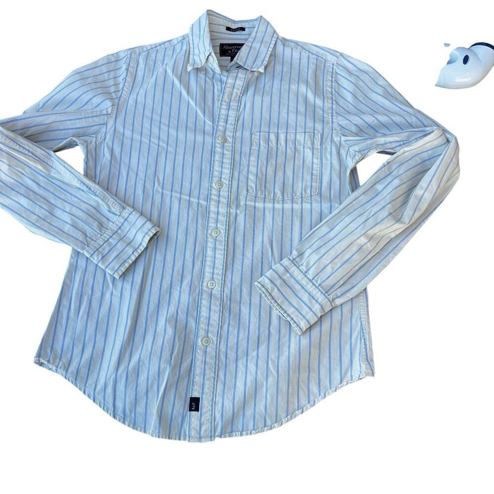 Abercrombie & Fitch men’s size S, muscle fit cotton button-down, long sleeve